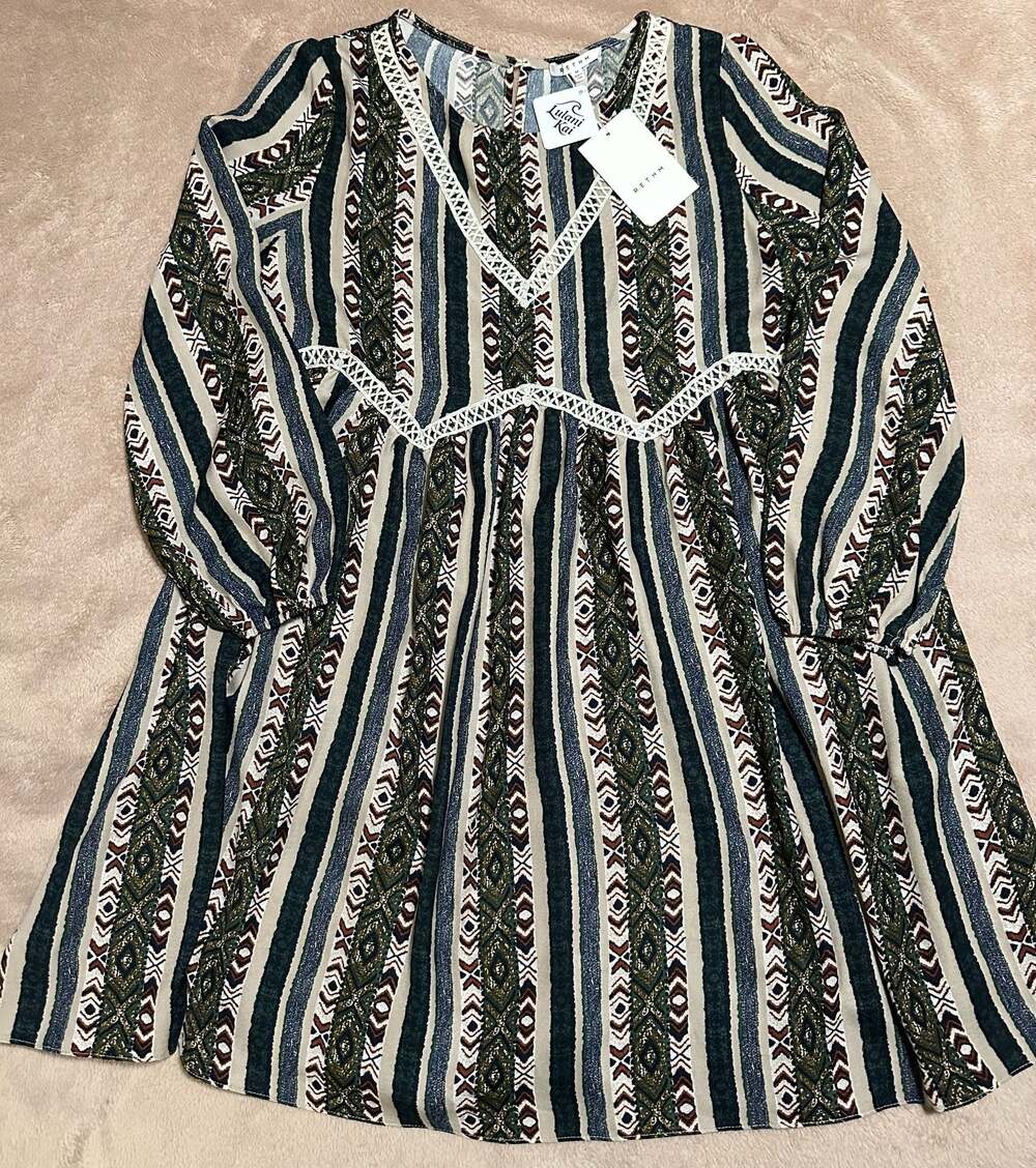 NWT RETHM Geometric Tribal Print V-Neck Lace Trim Dress Size M